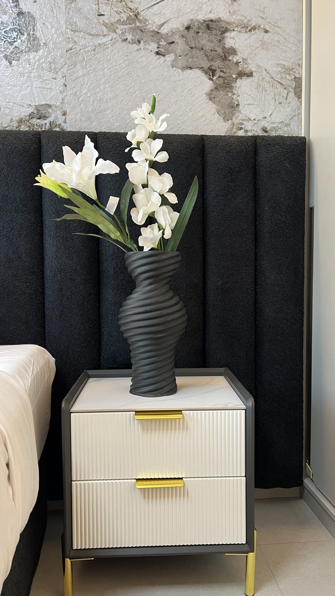 Modera Noir - Modera Decor